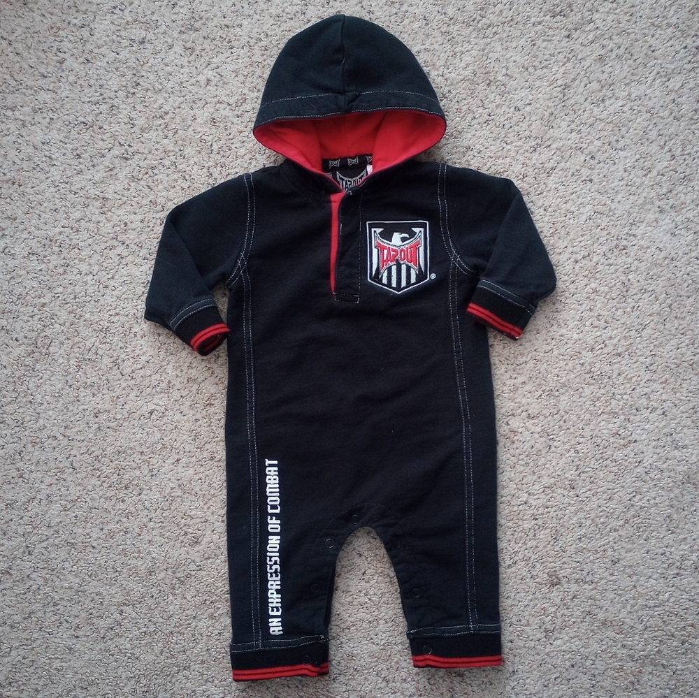 TAPOUT Baby's Onesie